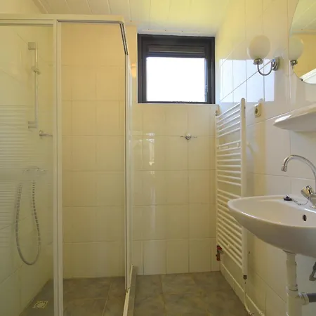 With Large Terrace, Cleaning Included 別荘 Stramproy