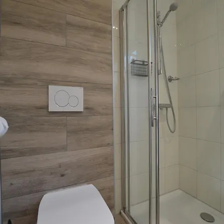 With Large Terrace, Cleaning Included * Stramproy